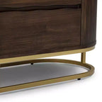 Cassettiera moderna a 6 cassetti con design a bordo vivo, base in metallo e struttura resistente in legno misto