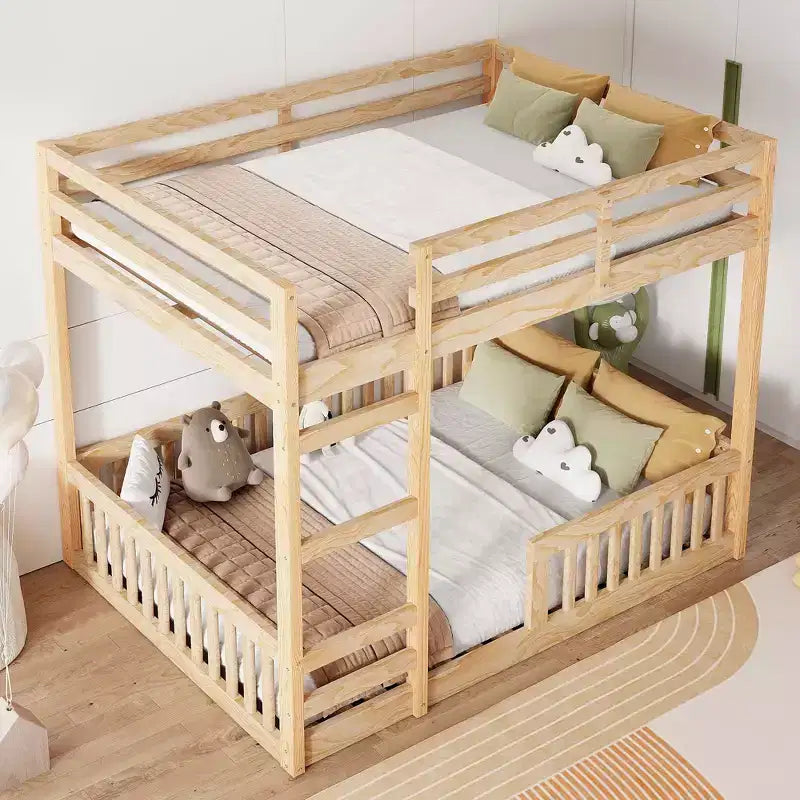 Letto a castello in legno matrimoniale sopra matrimoniale con scala e sponde di sicurezza, letto a castello matrimoniale basso con rete a doghe