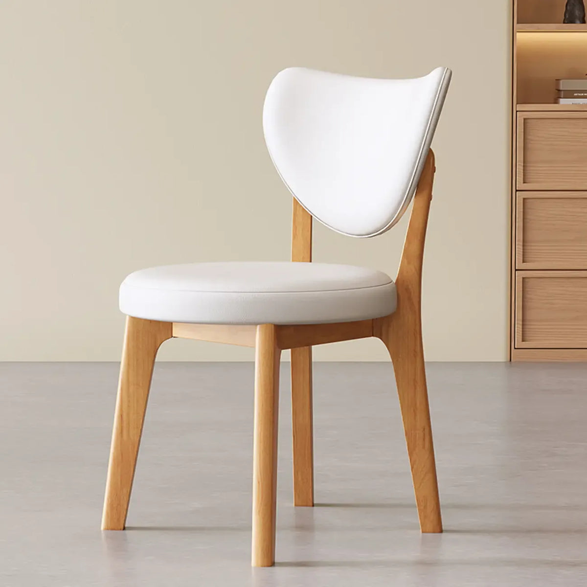 Sedia da pranzo moderna senza braccioli, con schienale alto e rivestimento in similpelle