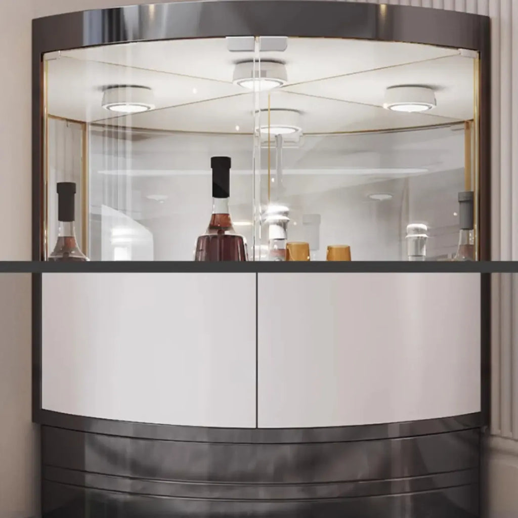 Meuble d’angle de rangement et d’exposition avec plusieurs niveaux, en verre et métal, pour bouteilles de vin