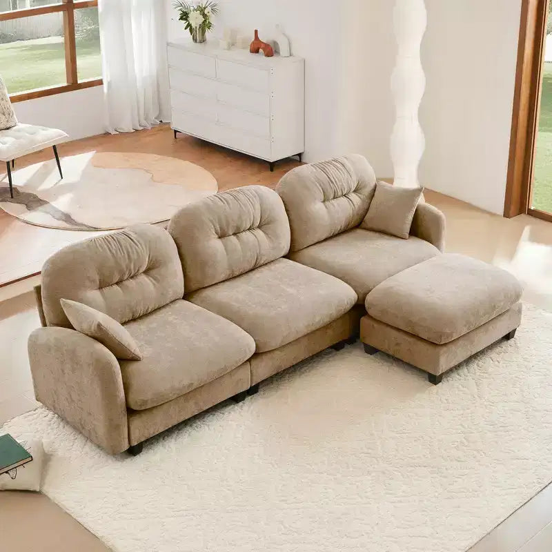 Divano componibile angolare a L beige a 3 posti in tessuto ciniglia con pouf, per soggiorni