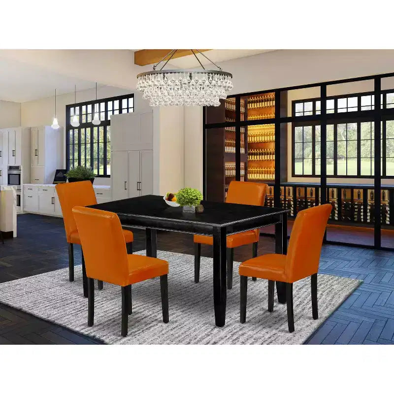 Table à manger HomeStock 5 pièces, rectangulaire, finition noire, plateau en bois massif, avec 4 chaises Parsons