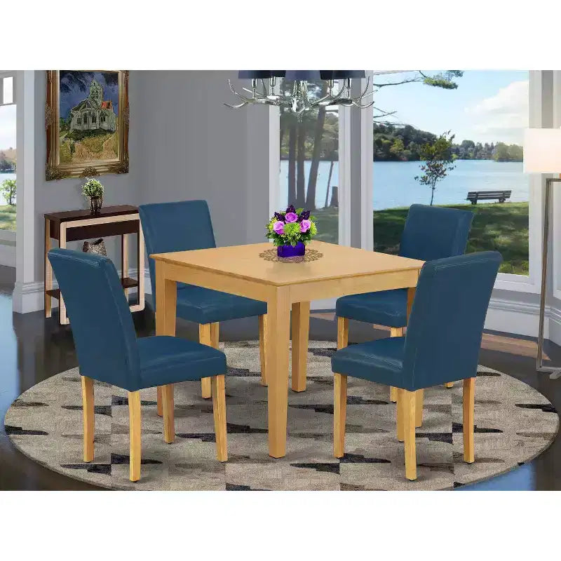 Set da pranzo quadrato 5 pezzi - Tavolo da 36 pollici e 4 sedie Parson - Gambe in rovere, colore Oasis in ecopelle