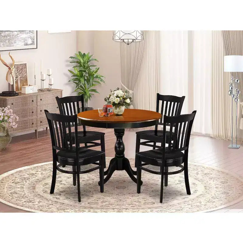HomeStock Set da pranzo 5 pezzi con tavolo in legno massello con finitura nera e ciliegio e 4 sedie con schienale a doghe