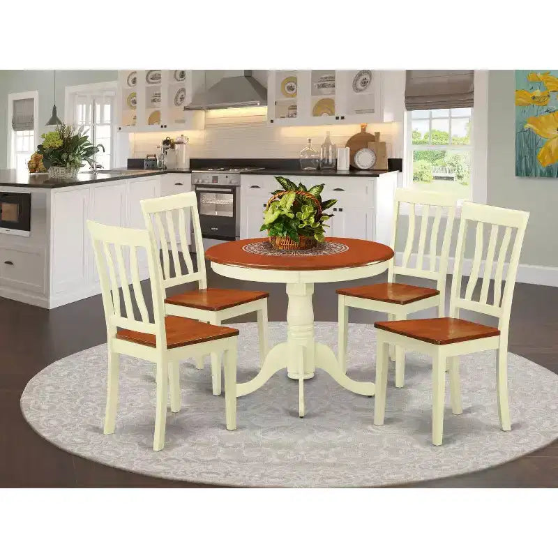 Tavolo da pranzo HomeStock a 5 pezzi con piano rotondo in legno massello con finitura color latticello e ciliegio e 4 sedie