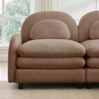 Divano sezionale moderno Steini 117 a 2 posti in tessuto orsetto con cuscini lombari curvi e pouf mobile GDFStudio