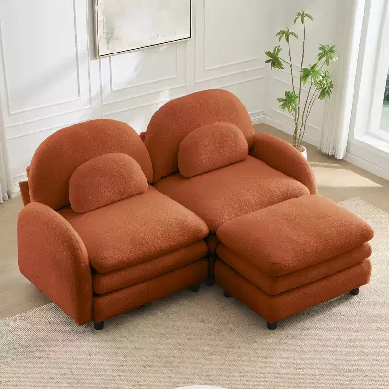 Sofá seccional GDFStudio Steini Modern 117 de 2 lugares, estofado em tecido teddy, com almofadas lombares curvas e pufe amovível
