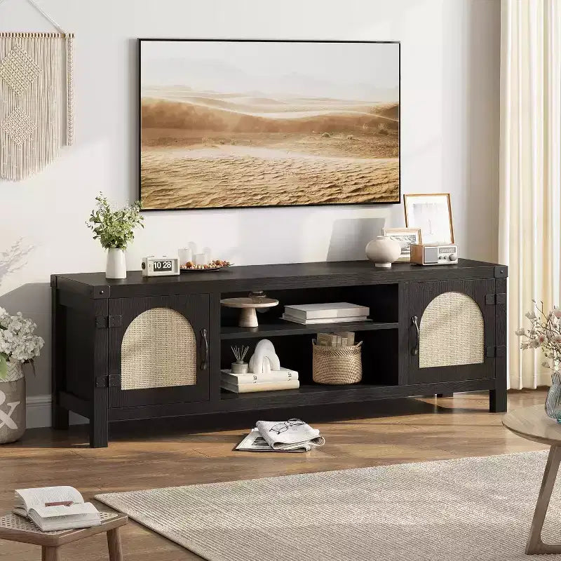 Meuble TV de style bohème de 65 pouces avec porte en rotin – meuble de divertissement en bois avec deux armoires et des étagères réglables, idéal pour les salons