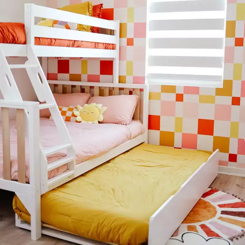 Letto a castello Max & Lily, singolo sopra matrimoniale con letto estraibile, in legno massello e stile scandinavo, per bambini