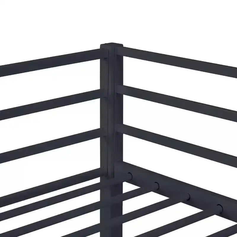 Letto rialzato singolo in metallo con sponde di sicurezza e scala piatta