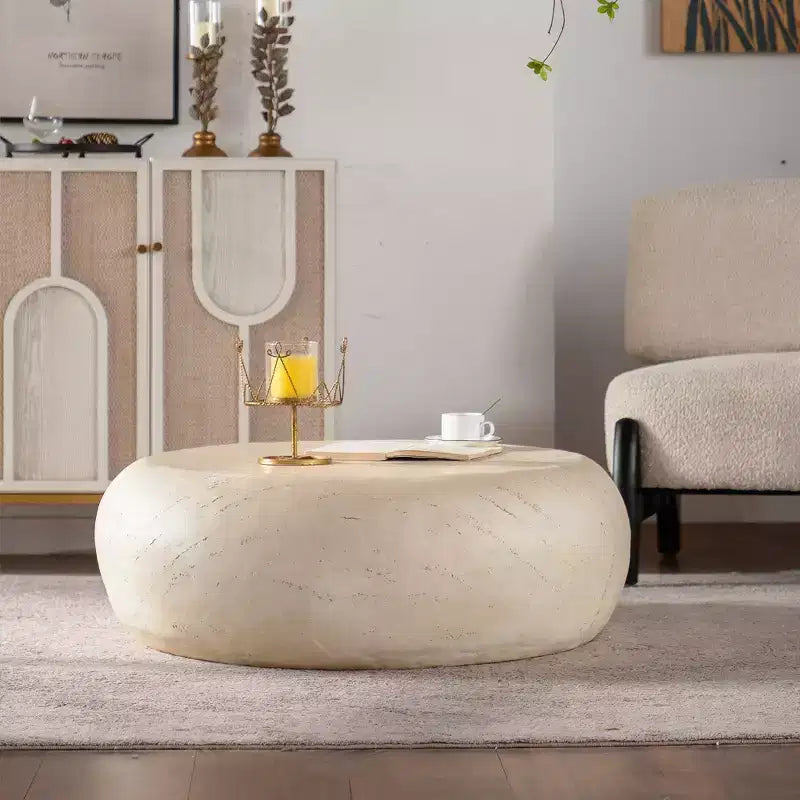 Table basse ronde en MgO avec finition imitation pierre pour salons modernes du milieu du siècle