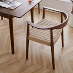 Sedia da pranzo scandinava in legno curvato con seduta intrecciata e braccioli
