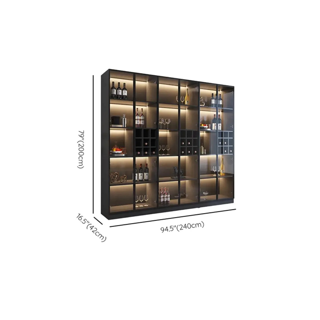 Credenza portabottiglie minimalista in legno nero con anta in vetro