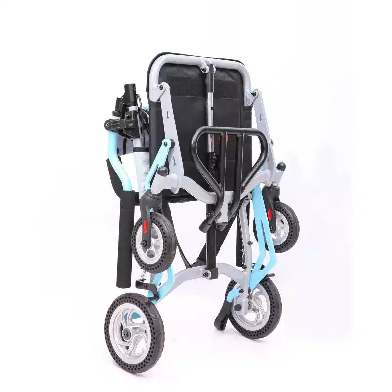 Fauteuil roulant de transport pour personnes âgées ultraléger, pliable et portable, avec frein à main verrouillable et accoudoirs relevables amovibles