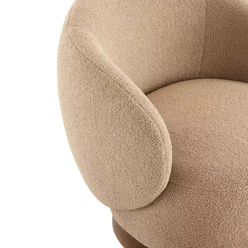 Fauteuil tonneau pivotant rembourré d’appoint Spruce&Spring avec base en bois