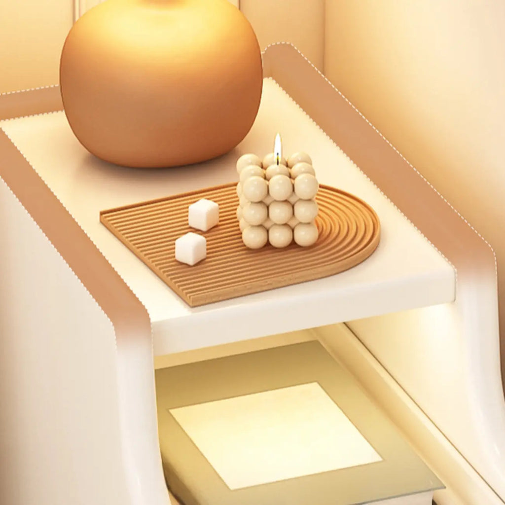Table de chevet étroite en bois blanc avec 2 étagères