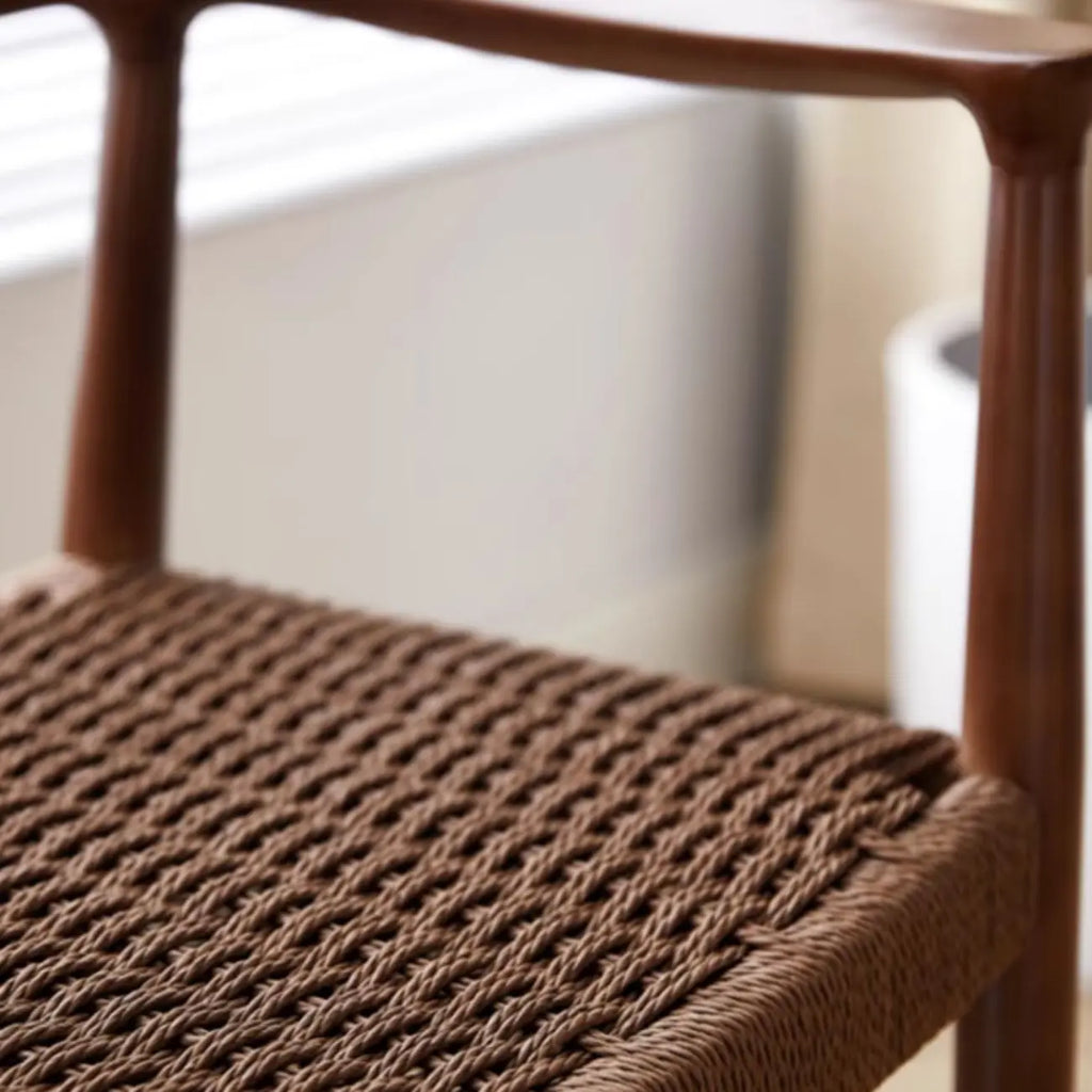 Sedia da pranzo scandinava in legno curvato con seduta intrecciata e braccioli