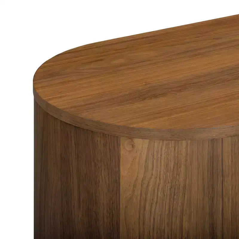Cassettiera moderna a 6 cassetti con design a bordo vivo, base in metallo e struttura resistente in legno misto