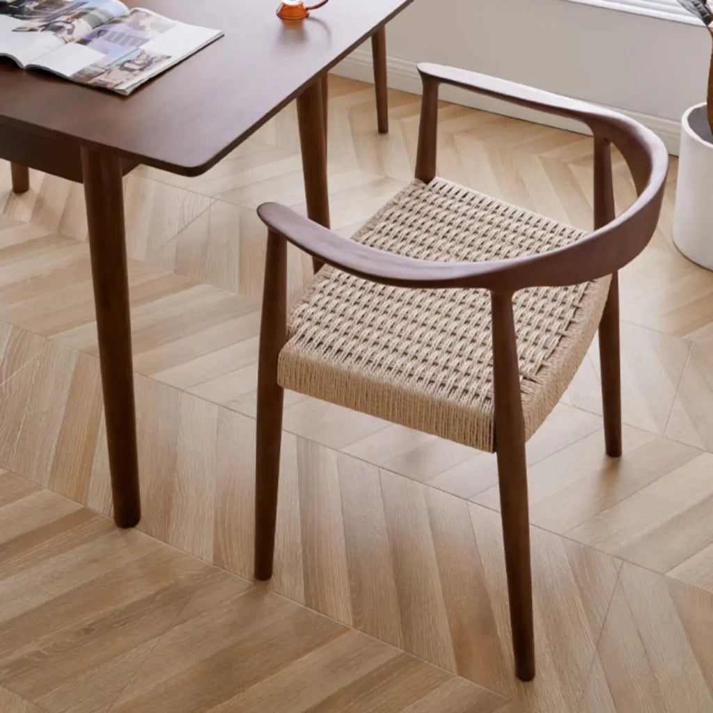 Sedia da pranzo scandinava in legno curvato con seduta intrecciata e braccioli