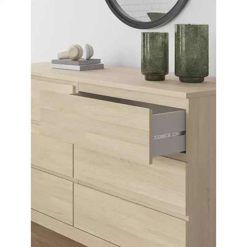 Commode moderne à 6 tiroirs Onita Signature Design by Ashley, finition bois brun naturel, conception sans poignées