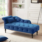 Chaise longue moderna da 60,6" in velluto con bottoni trapuntati, gambe in legno massello e borchie decorative