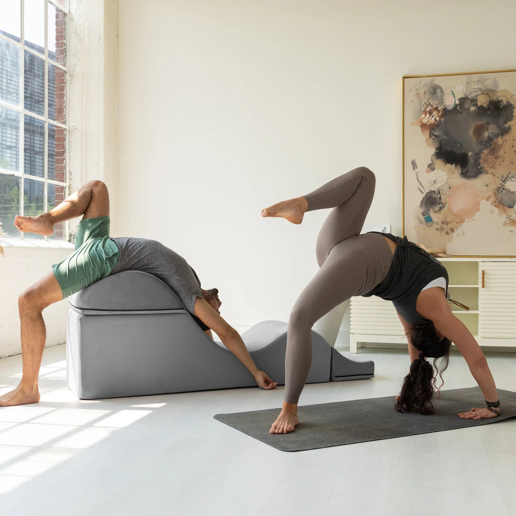 Méridienne convertible Avana Kami / yoga et massage – pouf 2-en-1 avec chaise longue de yoga pliable escamotable, microvelours – N/A