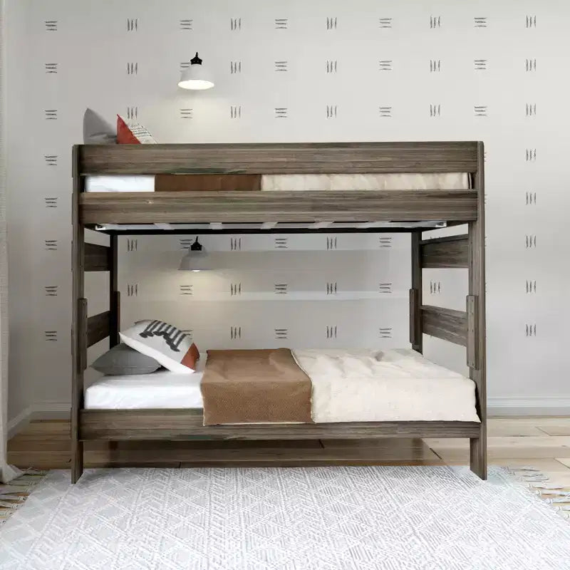Letto a castello matrimoniale su matrimoniale in legno massello stile casa di campagna Plank+Beam, per adulti