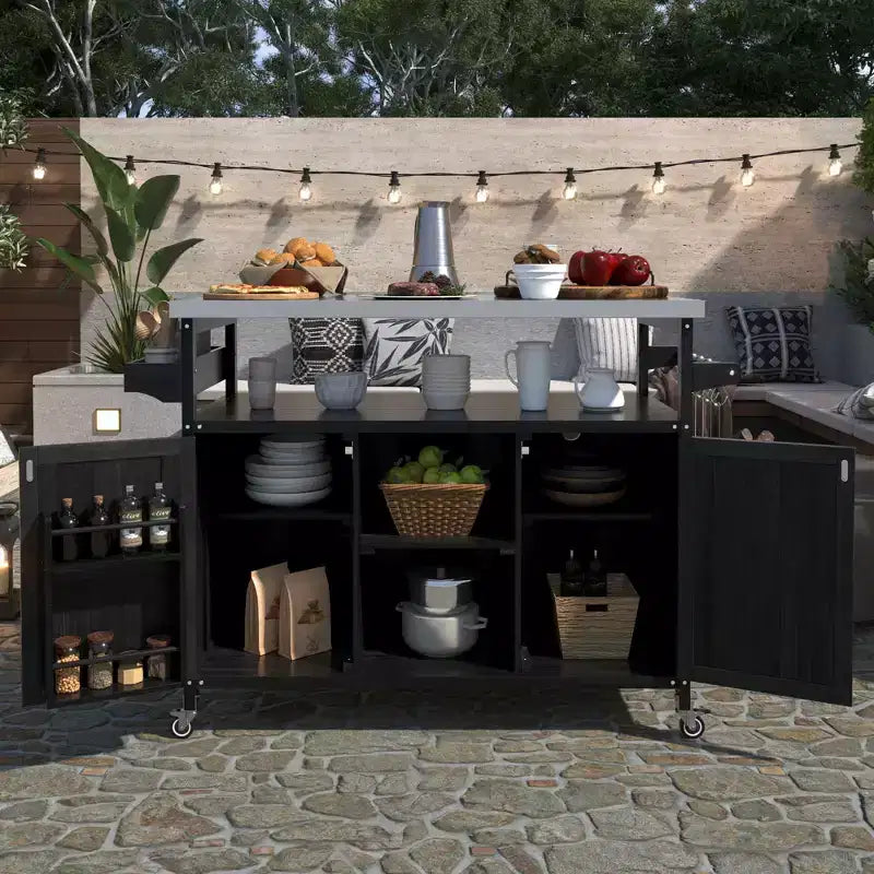 Îlot de cuisine extérieur Okak avec plateau en acier inoxydable, desserte de cuisine en bois avec portes, étagères et porte-épices, îlot de cuisine à roulettes