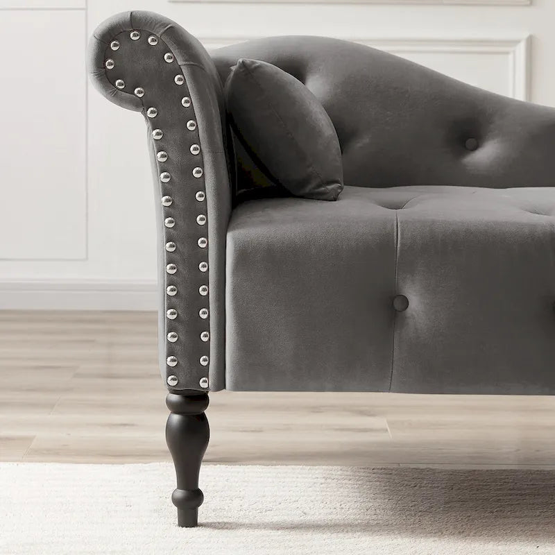 Chaise longue moderna da 60,6" in velluto con bottoni trapuntati, gambe in legno massello e borchie decorative