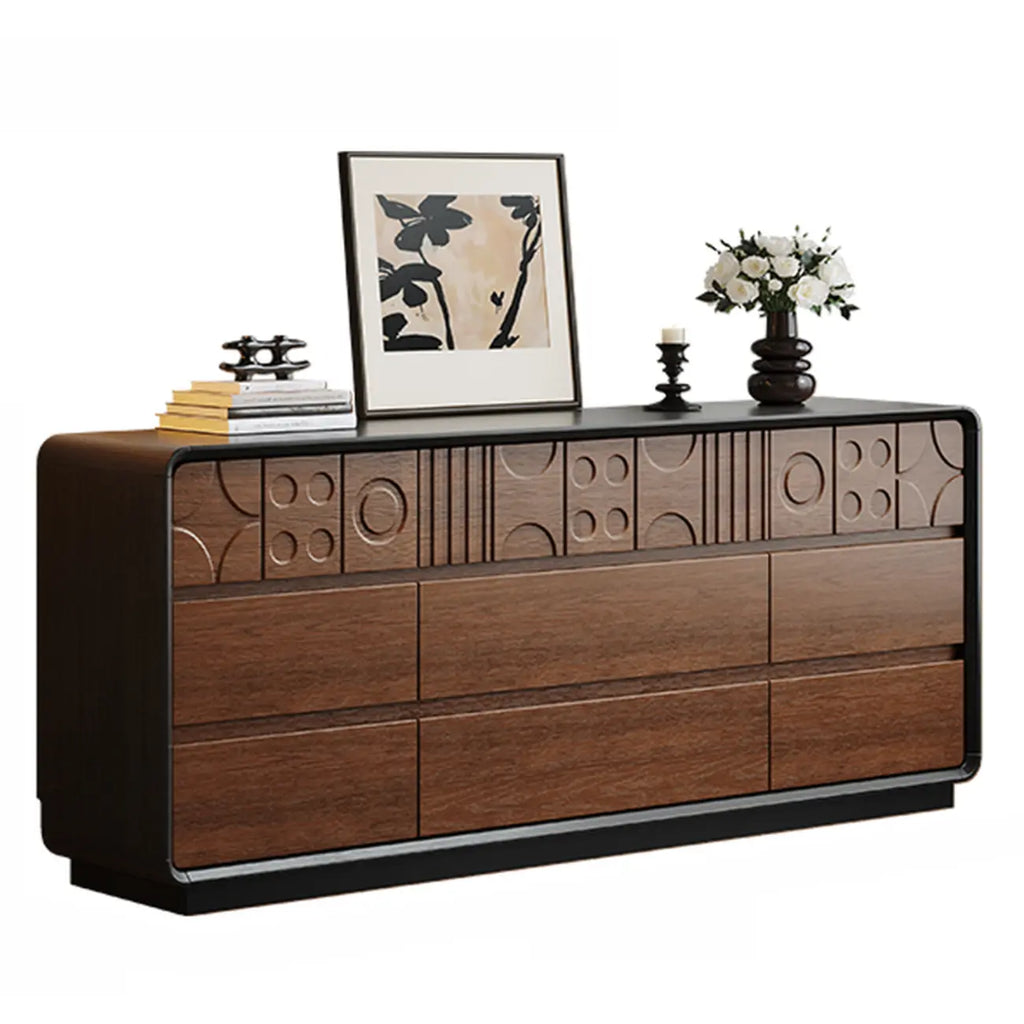 Commode en bois inspirée de l’Art déco avec motifs géométriques sculptés