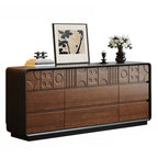 Commode en bois inspirée de l’Art déco avec motifs géométriques sculptés