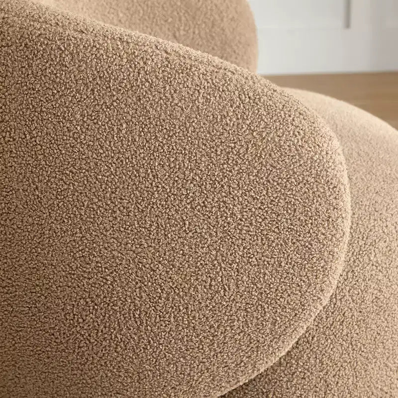 Fauteuil tonneau pivotant rembourré d’appoint Spruce&Spring avec base en bois