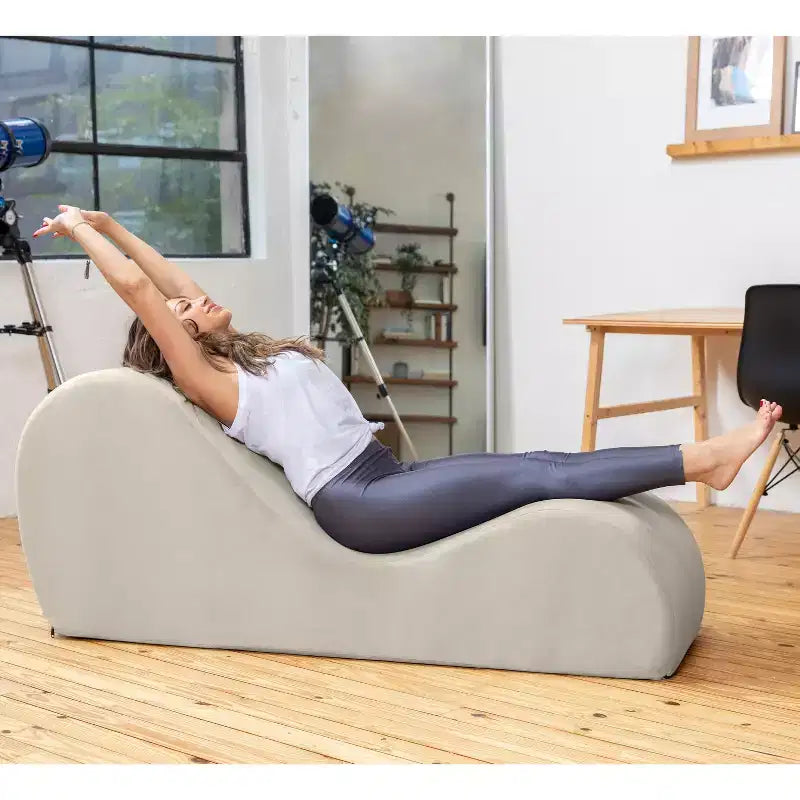 Chaise longue Avana Sleek per yoga - Prodotta negli USA - Ideale per stretching, relax, esercizio e altro, 60D x 18W x 26H pollici, grigio chiaro