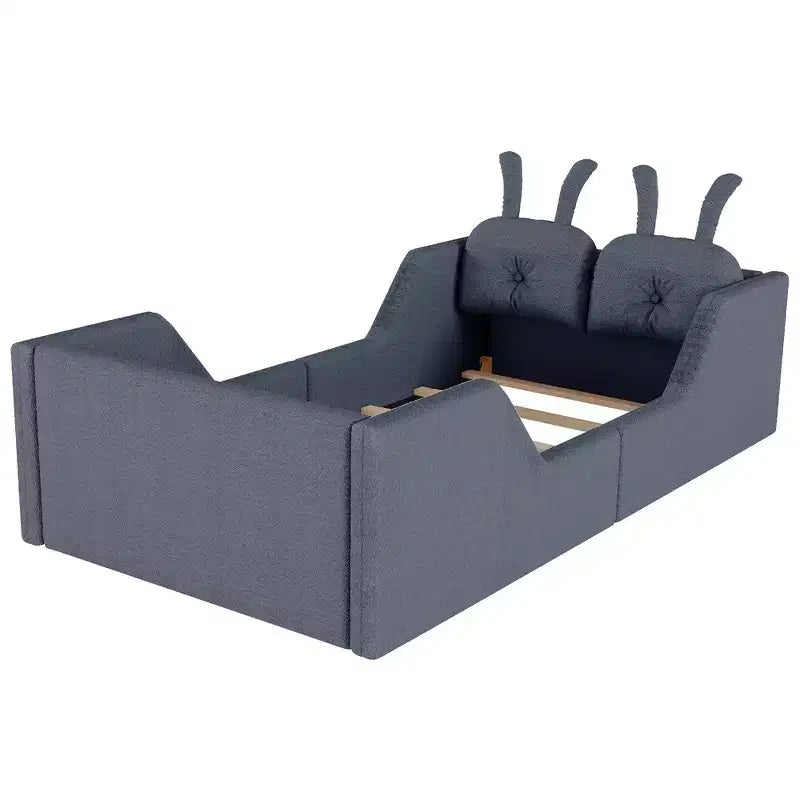 Letto a piattaforma singolo Whisen, struttura imbottita per letto a terra per bambini con cuscino a forma di coniglio e sponde laterali rimovibili