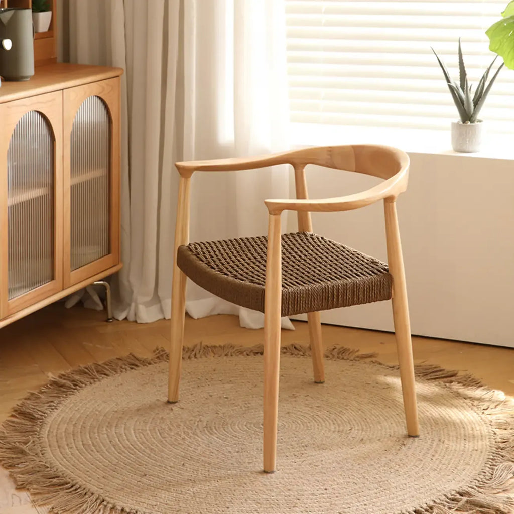Sedia da pranzo scandinava in legno curvato con seduta intrecciata e braccioli