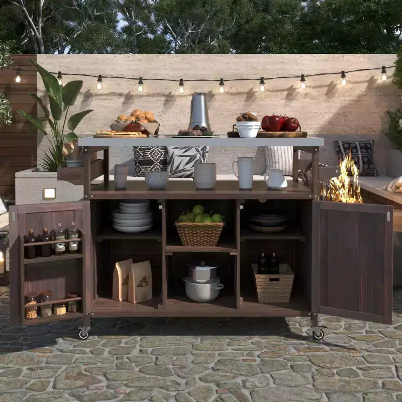 Îlot de cuisine extérieur Okak avec plateau en acier inoxydable, desserte de cuisine en bois avec portes, étagères et porte-épices, îlot de cuisine à roulettes