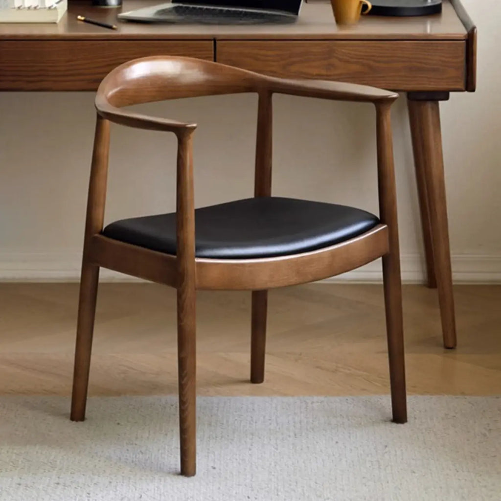 Sedia da pranzo scandinava in legno curvato con seduta intrecciata e braccioli