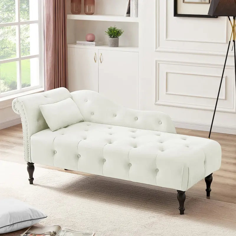 Chaise longue moderna da 60,6" in velluto con bottoni trapuntati, gambe in legno massello e borchie decorative