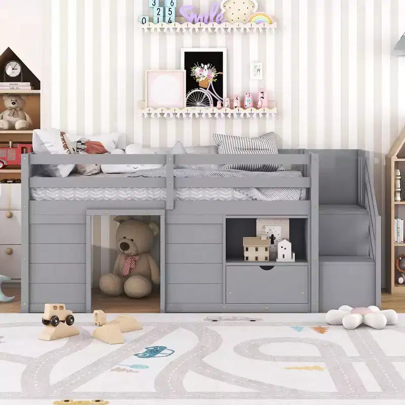 Letto soppalcato singolo Okak in legno massello con scale e spazio contenitore, letto a castello singolo basso con cassetti e ripiani, letto soppalcato multifunzionale per bambini e ragazzi