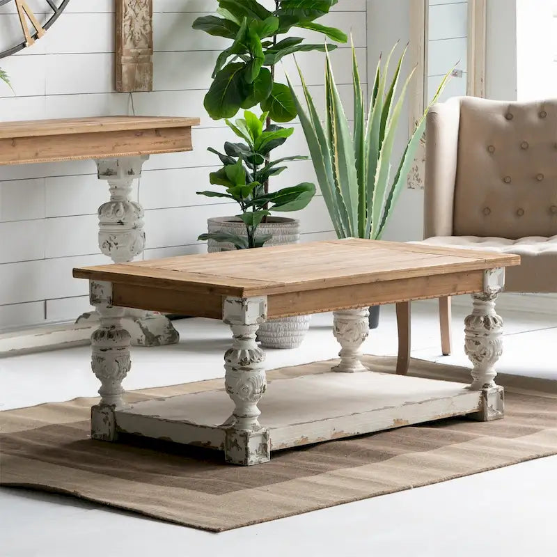 Rechteckiger Couchtisch aus weiß getünchtem Holz im Antik-Look