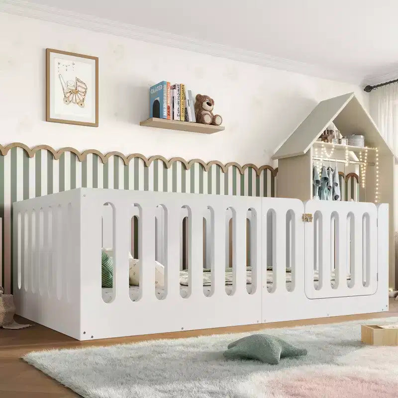 Lit au sol Montessori blanc 1 place avec barrières et porte - Bois massif, 1 enfant