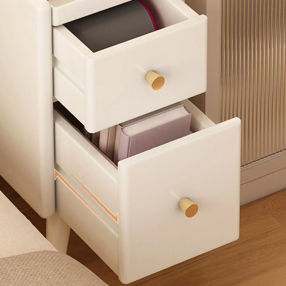 Table de chevet étroite en bois blanc avec 2 étagères
