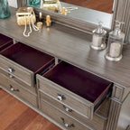 Set tradizionale Vame composto da comò a 9 cassetti e specchio, 2 pezzi, di Furniture of America