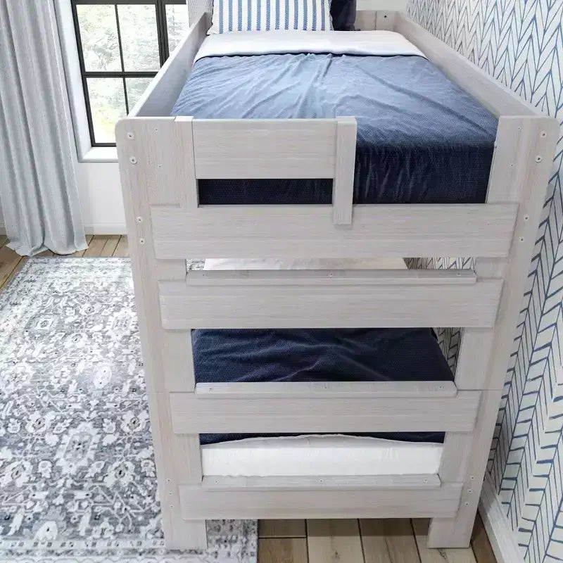 Letto a castello matrimoniale su matrimoniale in legno massello stile casa di campagna Plank+Beam, per adulti
