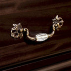 Set tradizionale Vame composto da comò a 9 cassetti e specchio, 2 pezzi, di Furniture of America