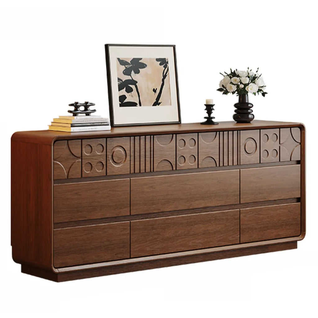 Commode en bois inspirée de l’Art déco avec motifs géométriques sculptés
