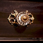 Set tradizionale Vame composto da comò a 9 cassetti e specchio, 2 pezzi, di Furniture of America