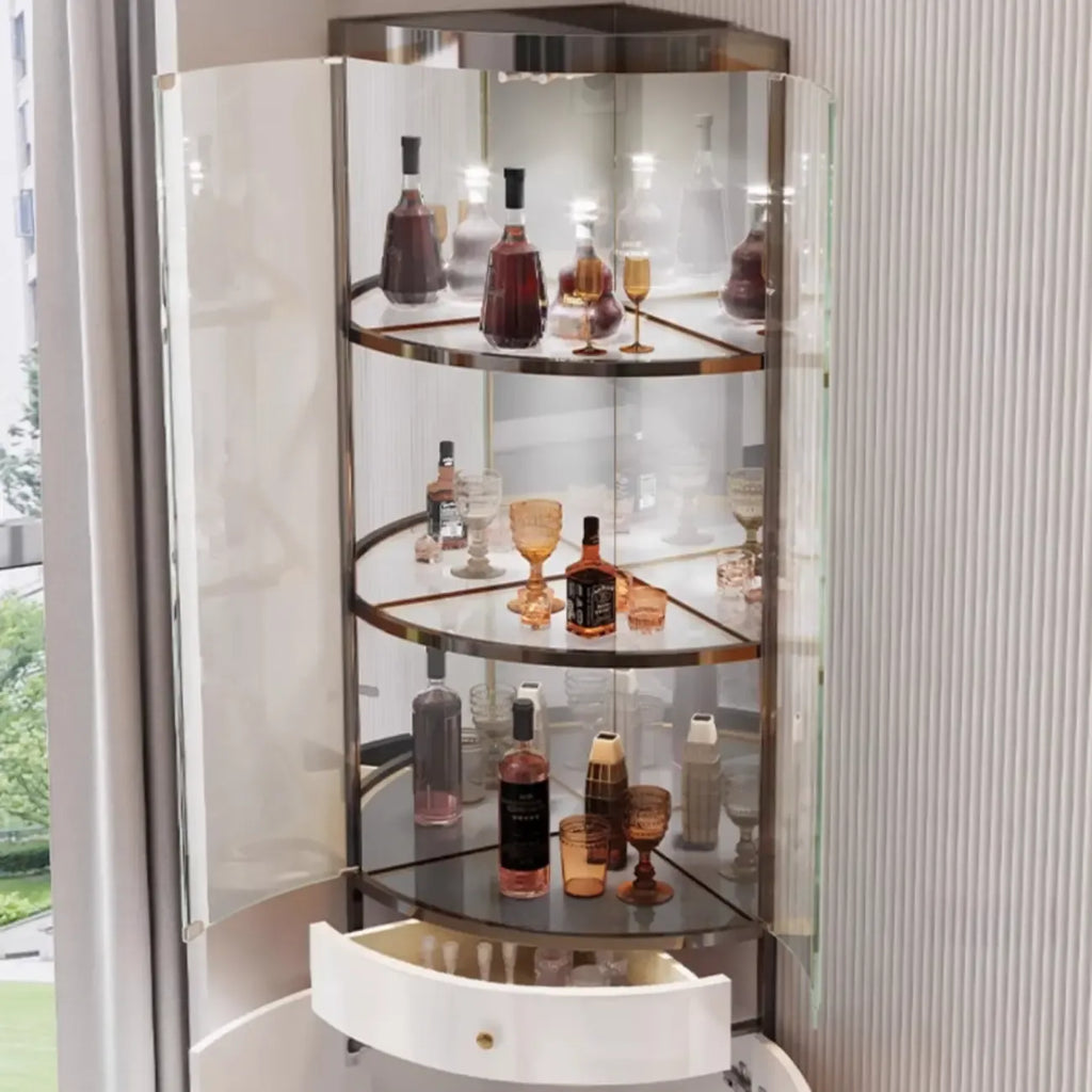 Meuble d’angle de rangement et d’exposition avec plusieurs niveaux, en verre et métal, pour bouteilles de vin