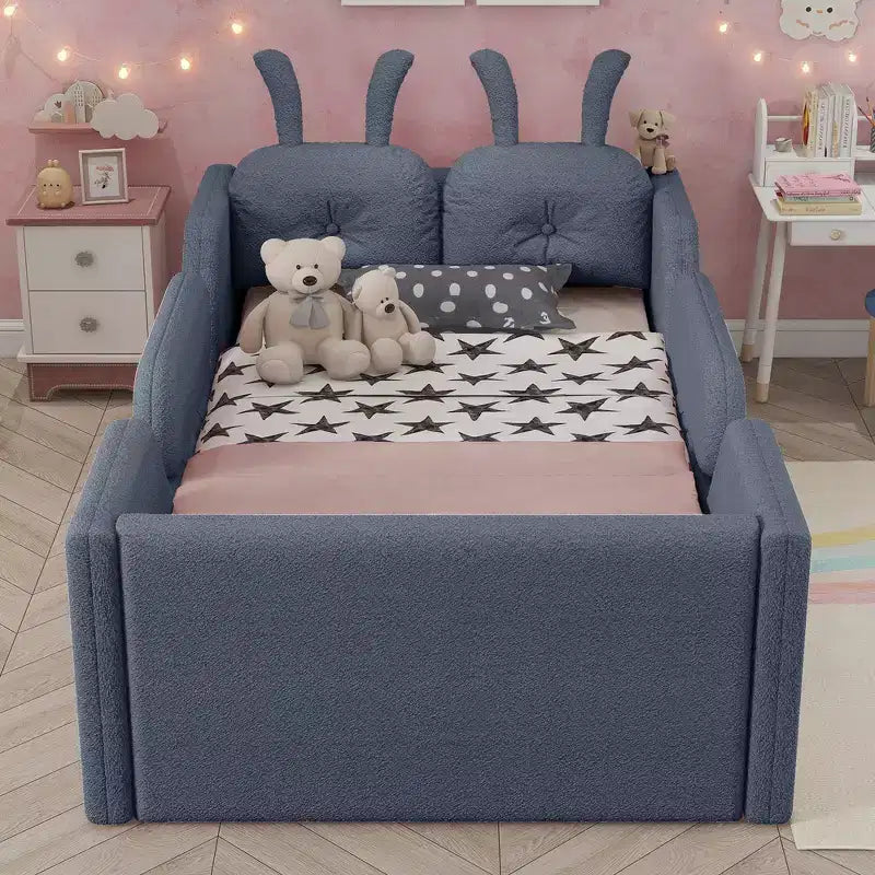 Letto a piattaforma singolo Whisen, struttura imbottita per letto a terra per bambini con cuscino a forma di coniglio e sponde laterali rimovibili
