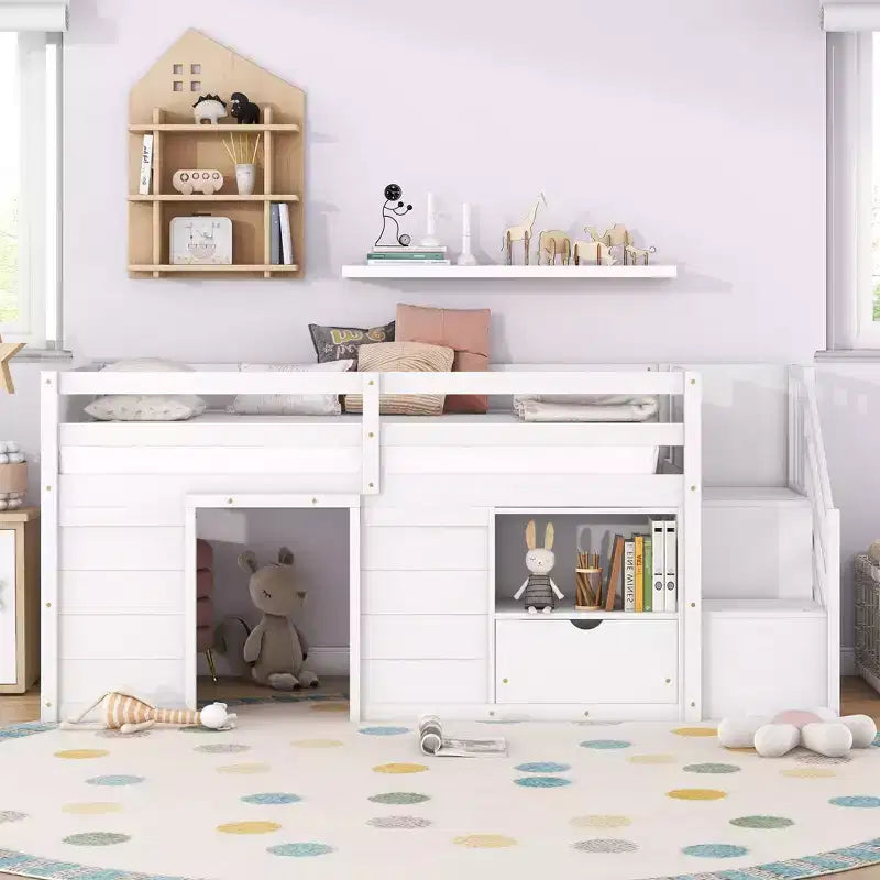 Letto soppalcato singolo Okak in legno massello con scale e spazio contenitore, letto a castello singolo basso con cassetti e ripiani, letto soppalcato multifunzionale per bambini e ragazzi